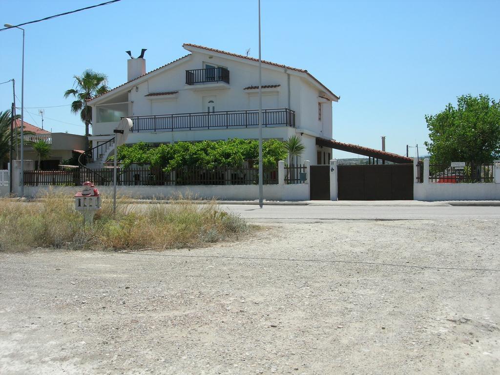 Apartment Next To The Sea In Poseidonia Posidhonia  Exterior photo