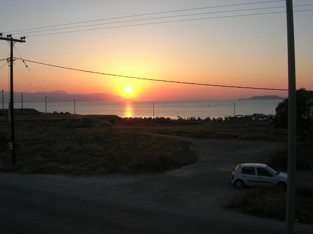 Apartment Next To The Sea In Poseidonia Posidhonia  Exterior photo